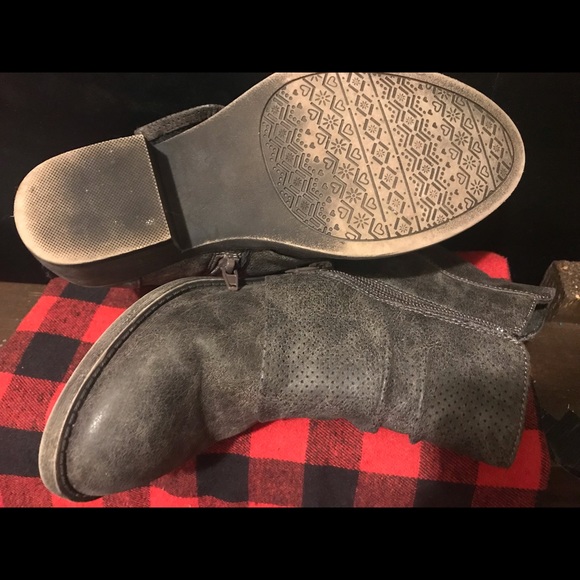 Booties - Picture 3 of 4